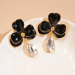Boucles d'oreilles vintage fleurs en émail noir avec pendentifs cristaux goutte d'eau