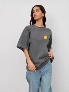 Oversized γκρι βαμβακερό T-shirt με ρετρό τύπωμα λεμονιού και πλυμένη υφή