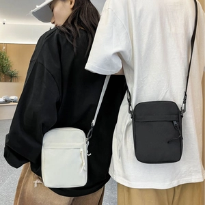 Lightweight Nylon Crossbody Bag For Men Women Urban Casual Small Messenger Phone Pouch Adjustable Strap
