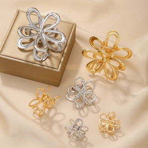 Elegant Flower Metal Hair Claw Clip Hollow Out Zinc Alloy Shark Clip Simple Vintage Hair Accessory For Women Styling