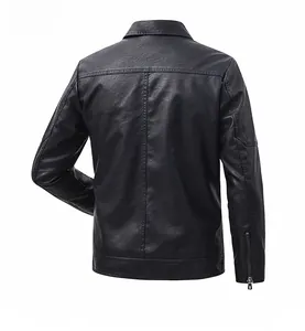 Vue arrière du blouson en similicuir noir avec col à revers et fermetures éclair
