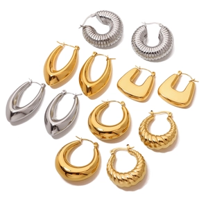 Minimalistische goud en zilver titanium stalen oorringen set met geometrische ontwerpen