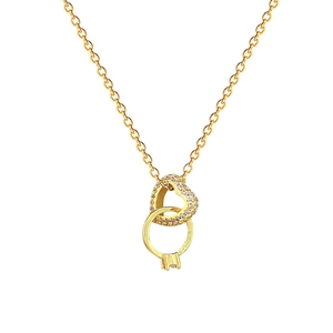 Elegante collana in acciaio al titanio dorato con cerchi intrecciati e cristalli