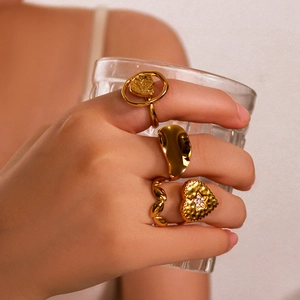 Irregular 18K gold plated stainless steel heart rings set for women on hand