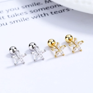 925 silver flower stud earrings with zircons and screw back closure in gold and silver