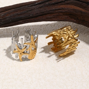 Bague ouverte étoile de mer et pétoncle plaquée or 18 carats style marin