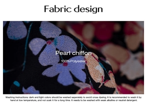 Vista macro del tessuto in chiffon di perle floreali con eleganti motivi a fiori viola