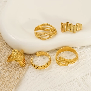 Set of 5 minimalist 18k gold-plated titanium steel rings with feather and woven patterns