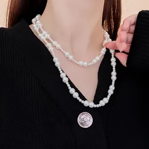 Élégant collier de perles blanches double épaisseur avec fermoir OT de style vintage