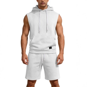 Men's white sleeveless hooded sports set with diamond textured fabric and shorts