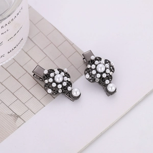 Vintage Baroque style pearl hair clips with rhinestones in elegant flower design
