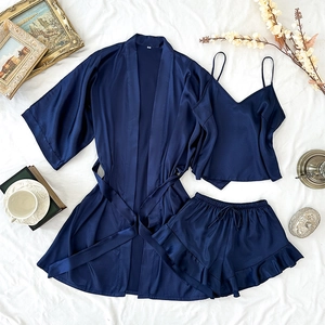 Set pigiama 3 pezzi in raso blu navy con vestaglia, canotta e pantaloncini a balze