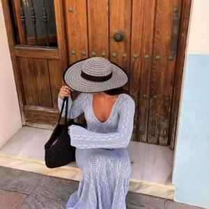 Sexy blaues V-Ausschnitt Häkel-Maxikleid mit hohler Strickstruktur und Ärmeln