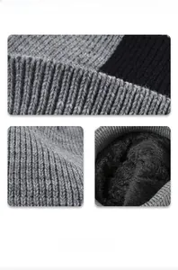 Détail montrant la texture en maille épaisse et la doublure polaire de ce bonnet d'hiver