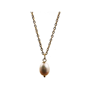 Elegant gold chain necklace featuring a glossy teardrop freshwater pearl pendant
