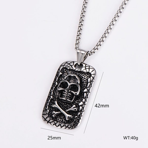 Detail view of silver skull dog tag pendant with 42mm x 25mm dimensions and 40g weight