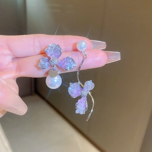 Asymmetric dark style purple crystal flower and pearl earrings with silver needle drop