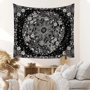 Arazzo mandala bohémien bianco e nero per la decorazione della camera da letto