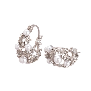 Vintage silver C-shaped earrings with faux pearls and hollow flower basket design