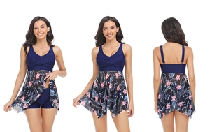 Dettaglio a tre viste del costume blu navy con scollo a V e gonna a fiori tropicali