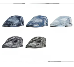 Collezione di berretti piatti in denim lavato mimetico con fibbie in metallo regolabili