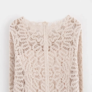 Ensemble beige en dentelle crochetée avec haut et jupe, fermeture éclair au dos