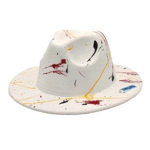 Chapeau Fedora blanc avec des motifs de graffitis street art colorés en feutre de laine