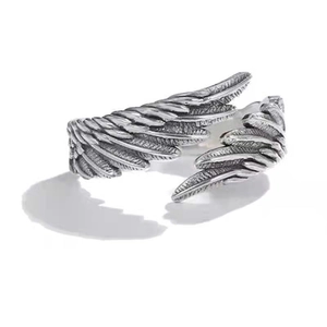 Anello aperto con ali in argento thailandese retrò con dettagli piuma stile punk