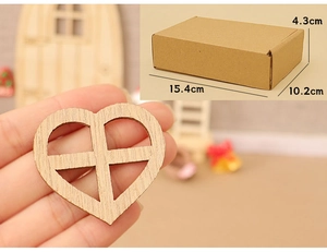 Miniature wooden heart-shaped window frame model with packaging dimensions 15.4x10.2x4.3cm