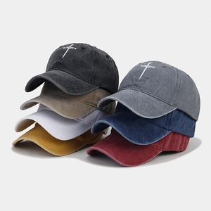 Distressed gewaschene Baumwoll-Baseballkappen mit Kreuzstickerei in mehreren Farben