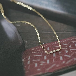 Elegant 14k gold plated S925 silver necklace with five-diamond horizontal bar pendant