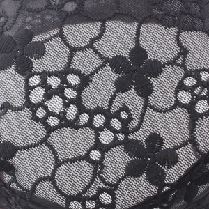 Chapeau de soleil en organza noir avec broderie florale en dentelle et maille transparente