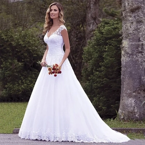 Elegant A-line lace wedding dress with V-neckline and tiered tulle skirt in white