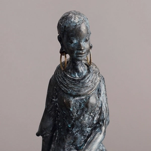 Buste de femme africaine vintage en bronze foncé avec bijoux dorés pour décoration
