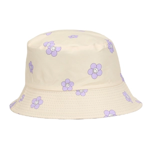 Detailaufnahme des beigen Fischerhuts aus Baumwolle mit violettem Blumenmuster und Smileys