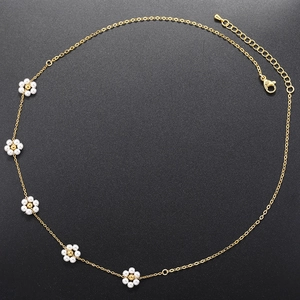 Elegant 18K gold plated flower necklace with white pearls and adjustable gold chain