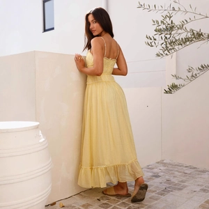Robe longue jaune ligne A avec ourlet à volants et fines bretelles pour les vacances d'été