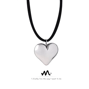 Minimalist Stainless Steel Heart Pendant Necklace For Women Simple Personalized Trendy Adjustable Black Rope Clavicle Chain Jewelry