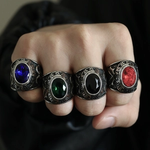 Anillos punk vintage de acero de titanio para hombre con piedras azul verde negro y rojo