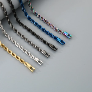 Détails de chaînes torsadées de 6mm en coloris or, argent, noir et finitions multicolores