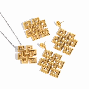 Set gioielli nodo celtico in acciaio inossidabile dorato con collana e orecchini