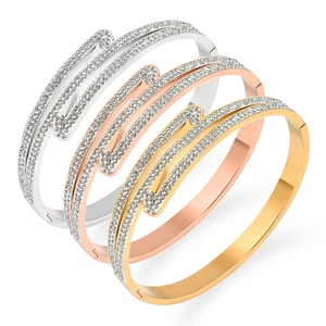 Stainless Steel Bangle Bracelet For Women With Pavé Rhinestone Geometric Cross Design Minimalist Luxury Jewelry