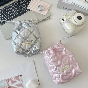 Portable shiny PU drawstring storage bags with silver diamond and pink heart quilting patterns