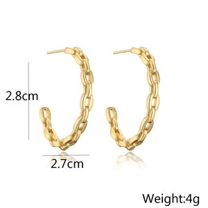 Macro view of 18K gold plated C-shaped chain earrings with dimensions 2.8cm by 2.7cm