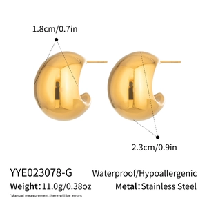 Detailed size specifications of C-shaped chunky gold earrings in stainless steel
