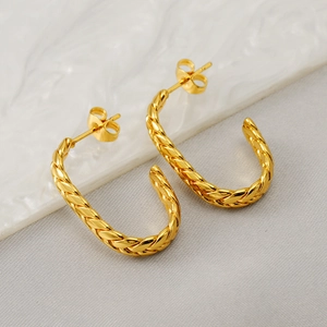U-shaped oval stainless steel earrings with 18K gold plating and twisted rope texture