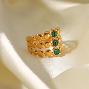 Bague triple rang en acier inoxydable doré 18K avec malachite verte sur soie