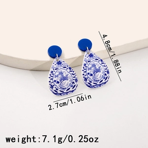Blue and white porcelain style teardrop earrings with dimensions 4.8cm x 2.7cm and weight 7.1g