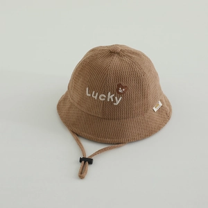 Détails du chapeau bob pour bébé en velours côtelé marron avec broderie ours et texte Lucky