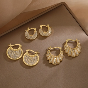 Créoles En Zircon Cuivre Plaqué Or Géométrique Irrégulier En Forme Deventail Bijoux Vintage Élégants Pour Femmes